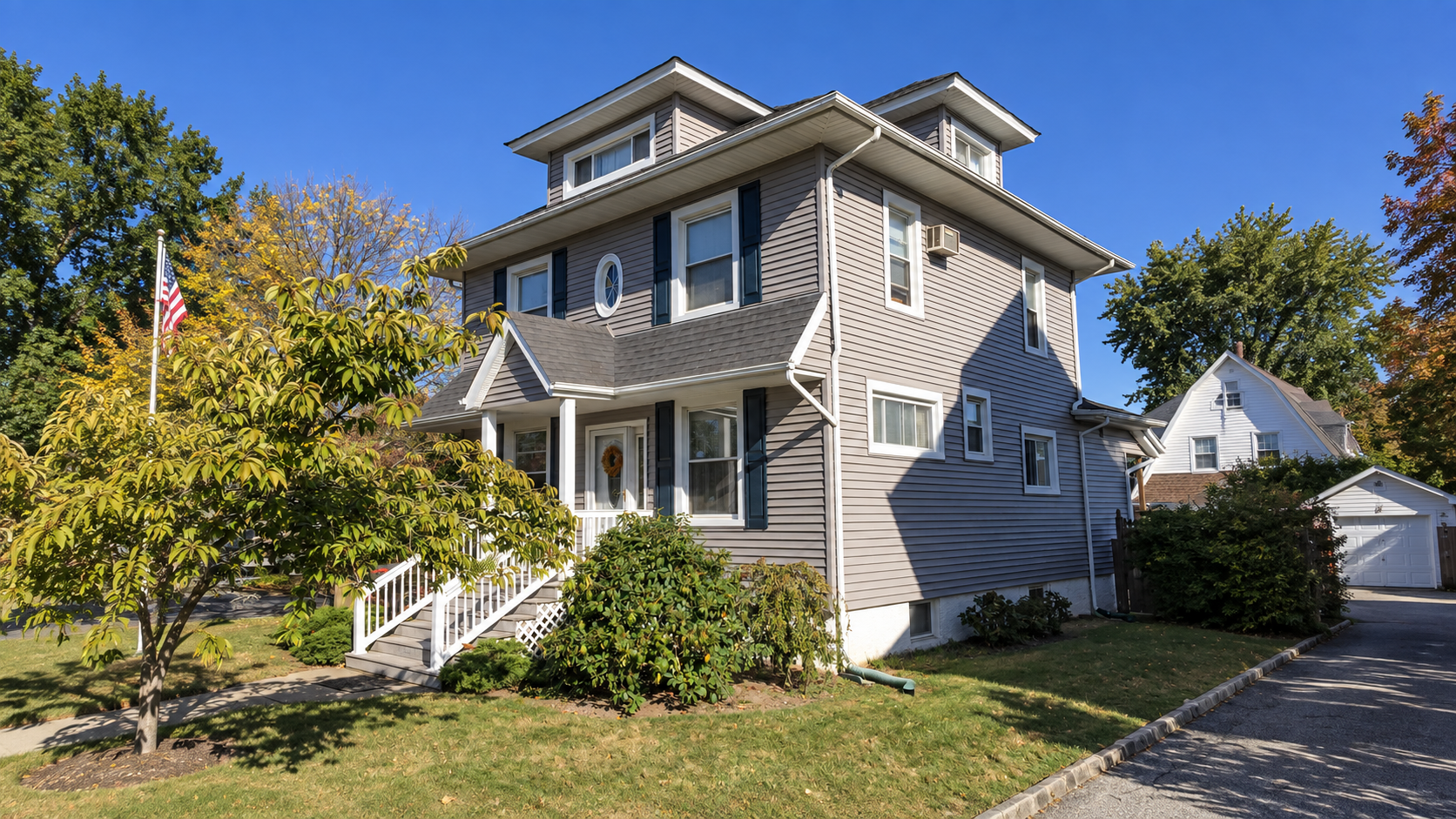 Colonial Siding & Roof